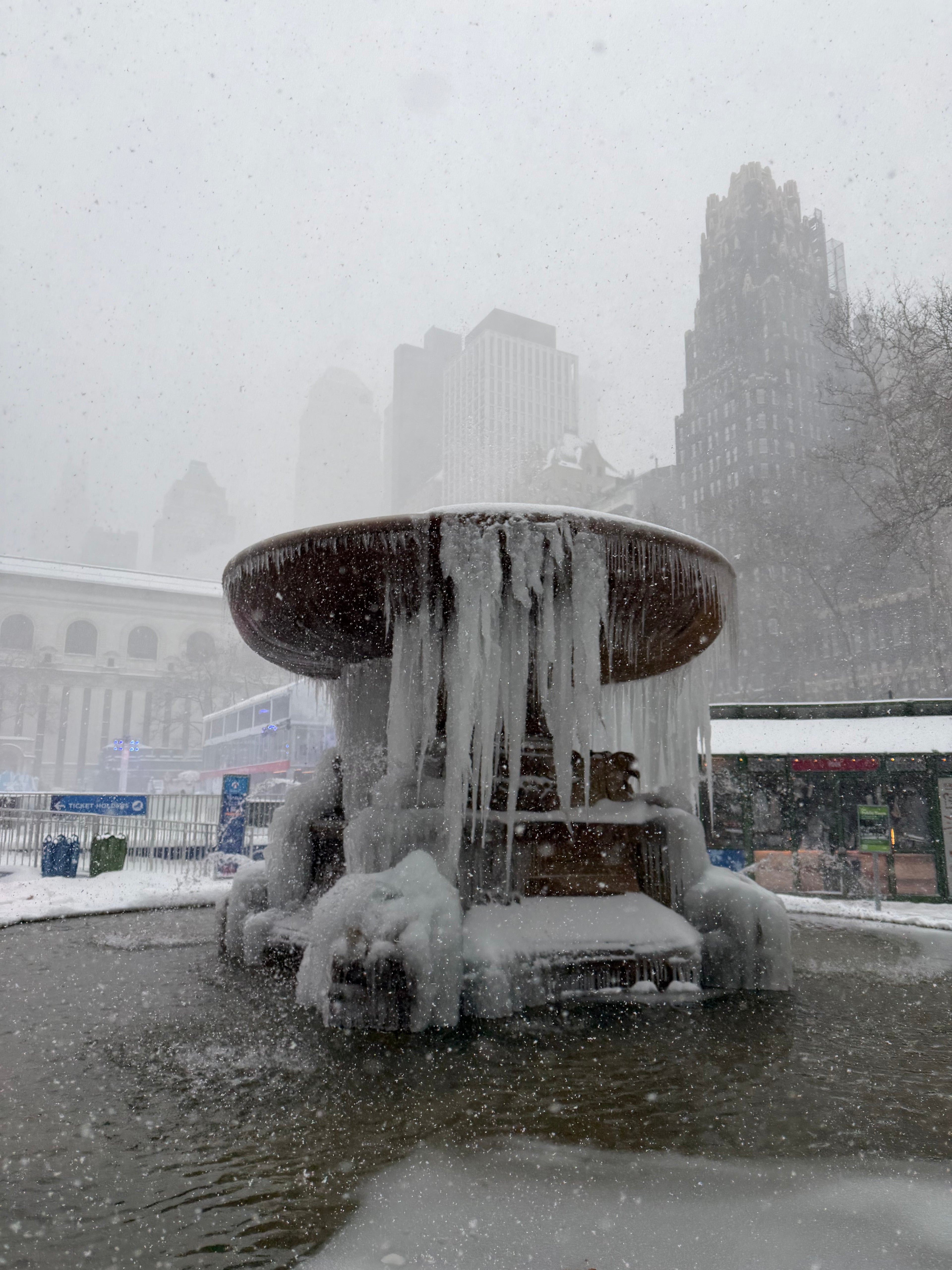 B012) Affiche encadrée (Bryant Park Winter Village)