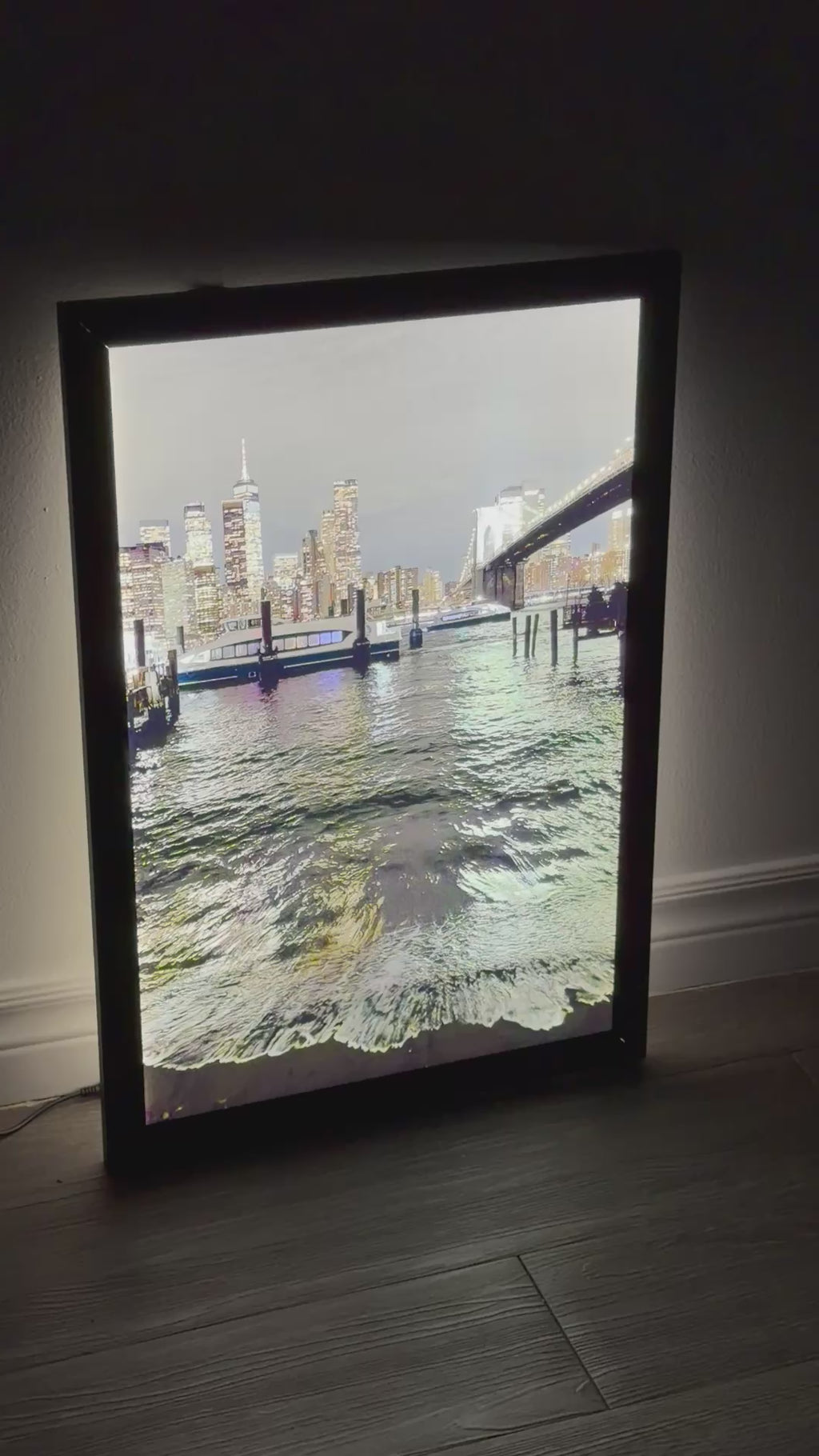 C006) BackLite: (Depuis le Brooklyn Bridge Park)